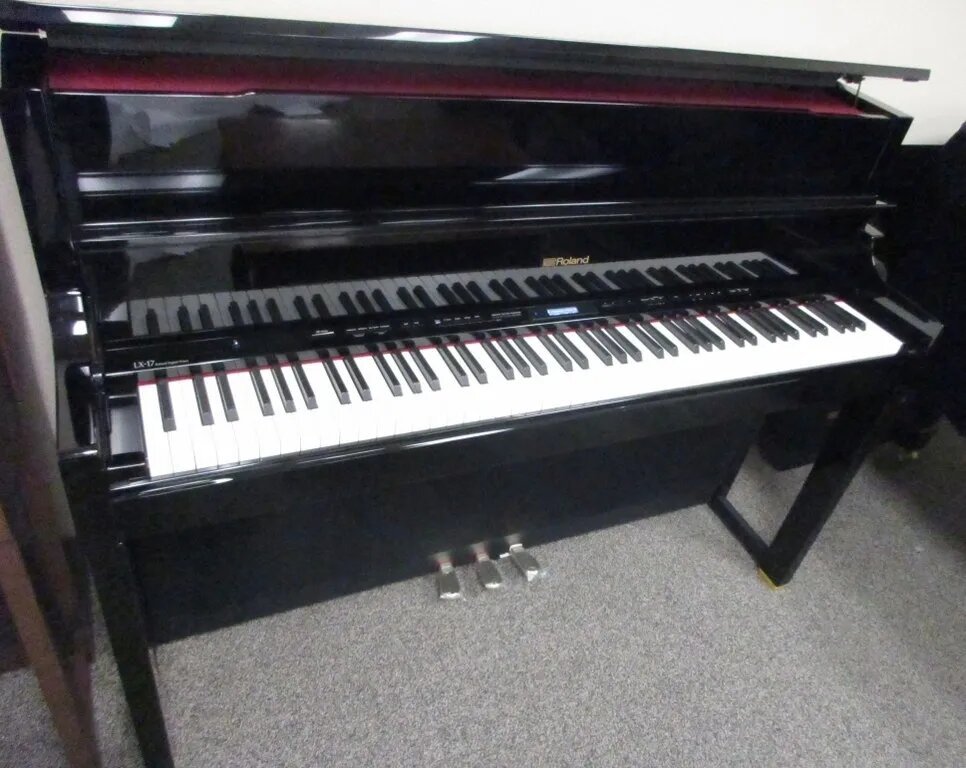 Used Roland LX17 digital piano