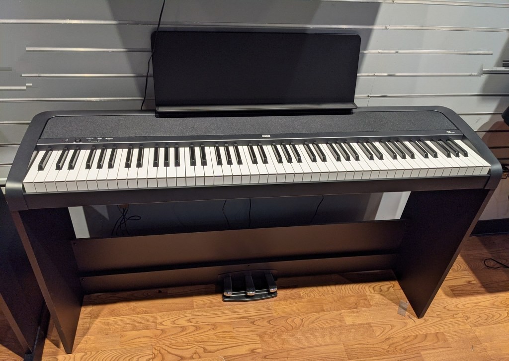 Korg B2 digital piano